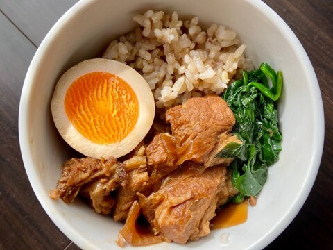 コラーゲンたっぷり♡豚角煮丼の角煮★味たまご